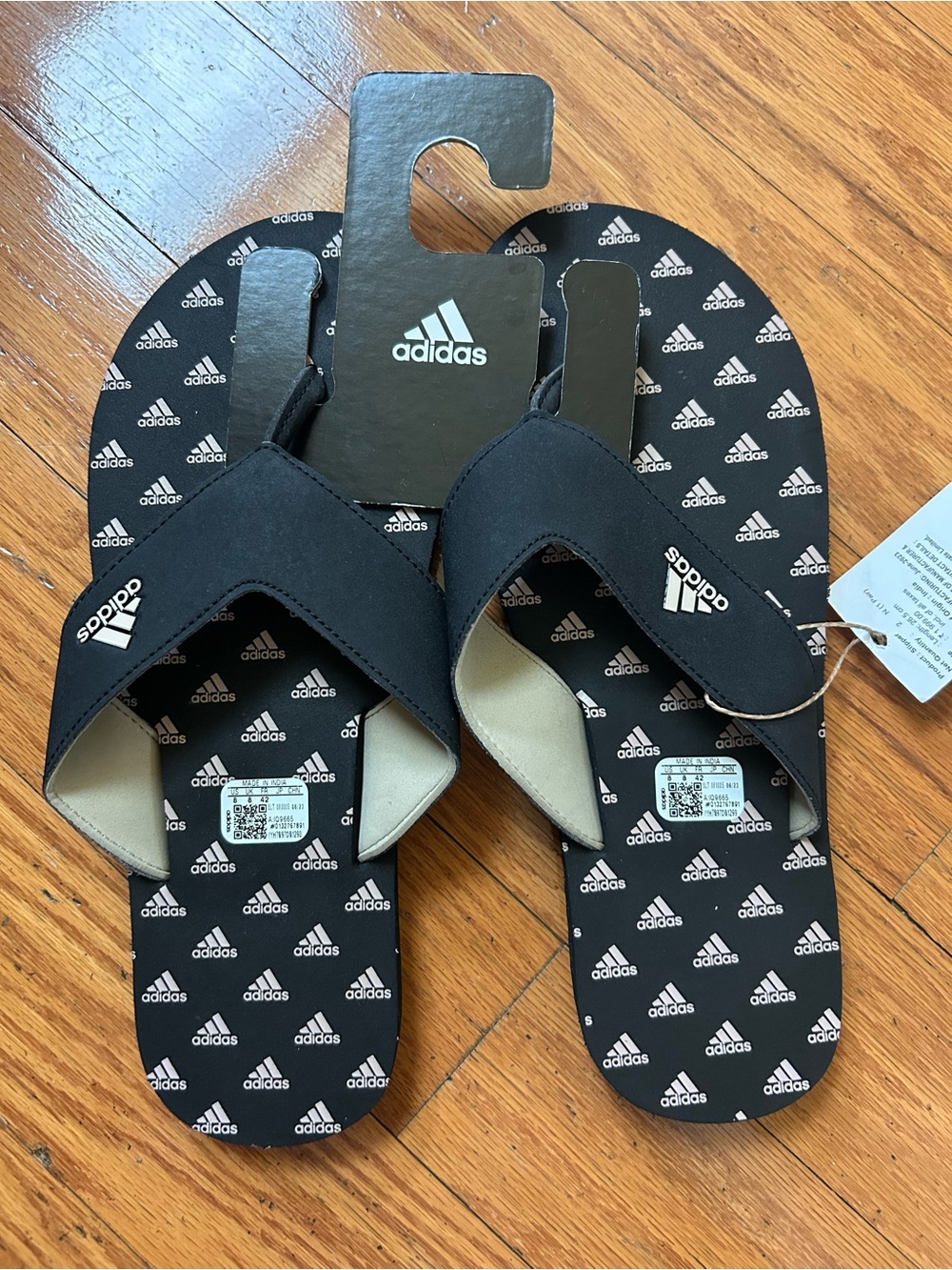 adidas Men’s Black Logo Slide Sandals size 8